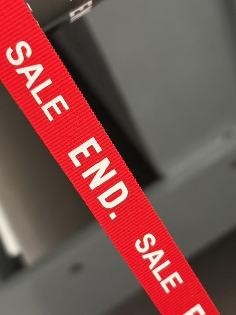 White screen printed red grosgarin